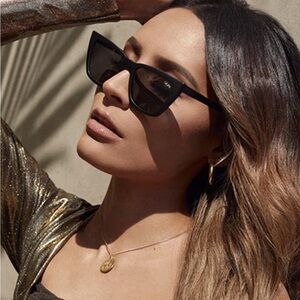 QUAY AUSTRALIA
DON'T @ ME SUNGLASSES